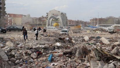 Malatya'da halen 6 bin 240 ağır hasarlı bina yıkımı bekliyor