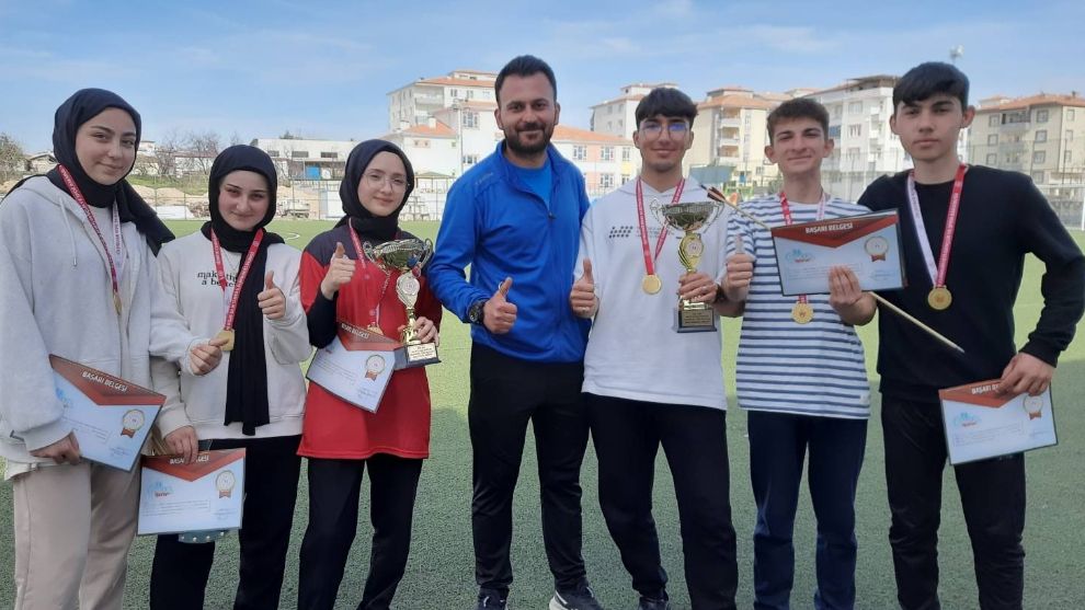 Hacı Naciye Ateş Okulları Geleneksel Okçulukta il birincisi oldu